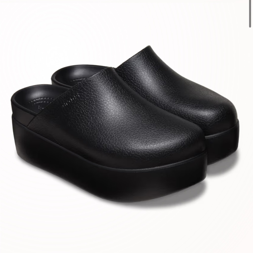BRAND NEW Crocs Dylan Platform Clogs